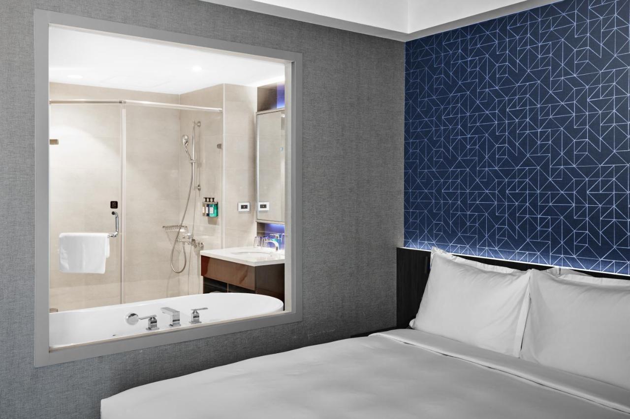 Holiday Inn Express Kaohsiung Love River By Ihg Exterior foto