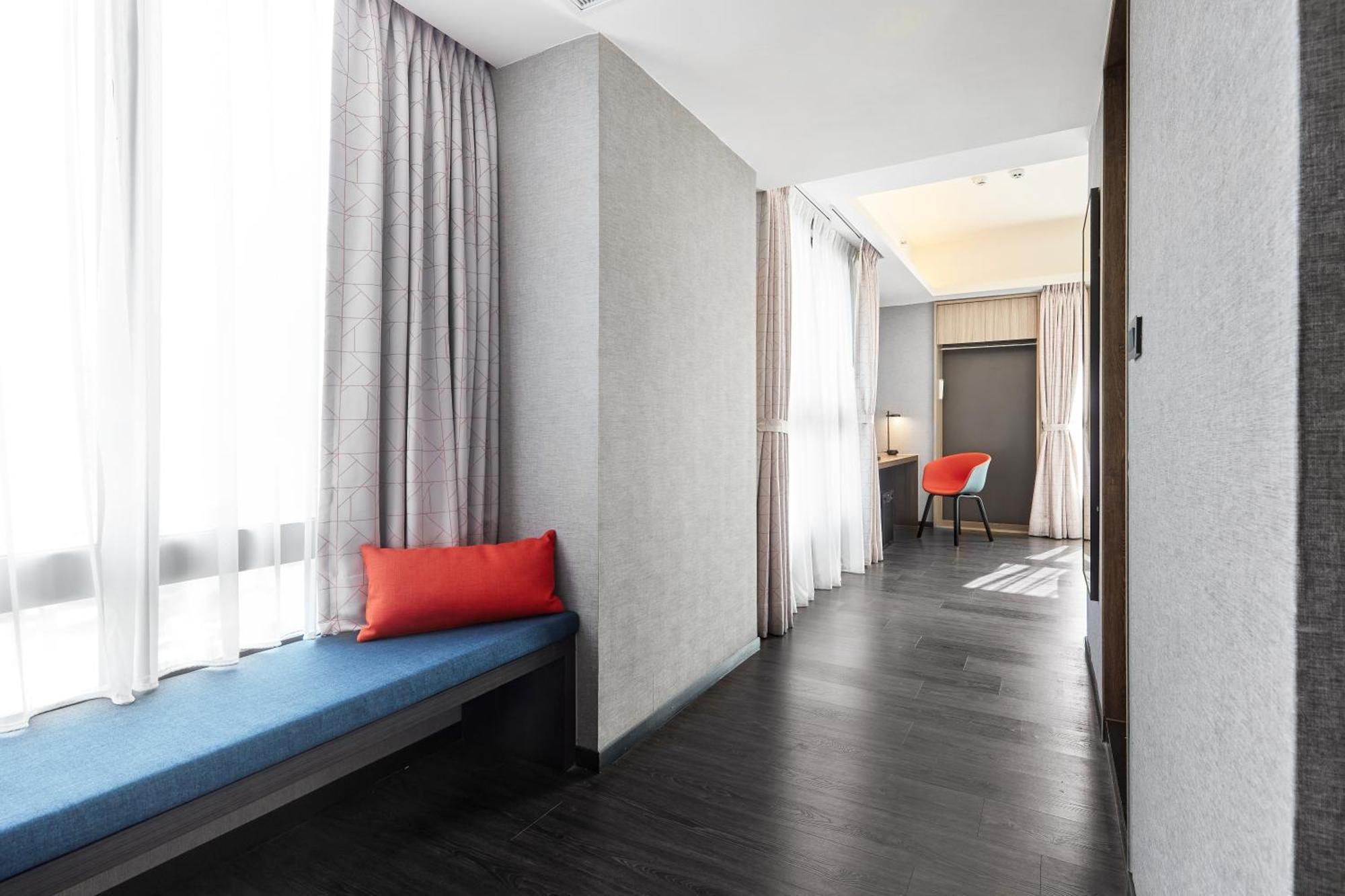 Holiday Inn Express Kaohsiung Love River By Ihg Exterior foto