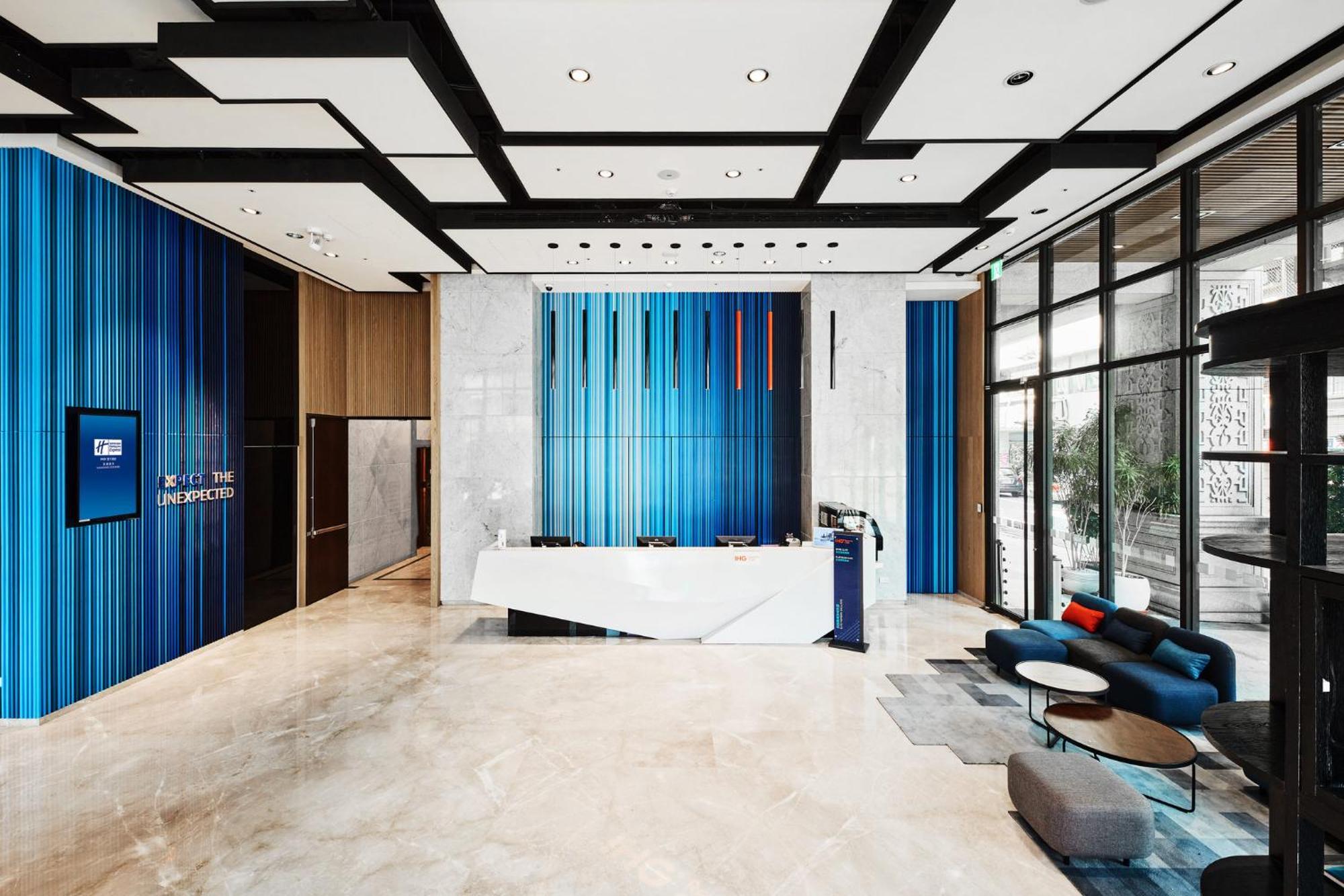 Holiday Inn Express Kaohsiung Love River By Ihg Exterior foto